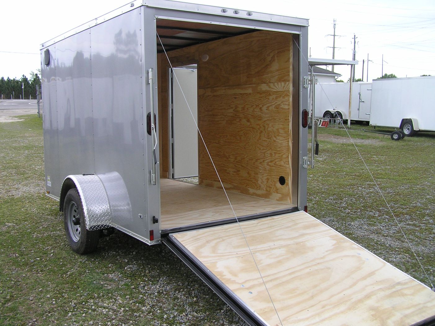 Diamond Cargo 6x10 SA Trailer - Silver Frost, Ramp, Side Door, Extra Height - Image 4