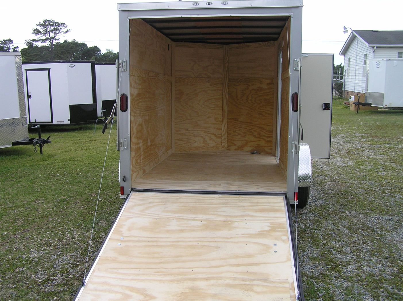 Diamond Cargo 6x10 SA Trailer - Silver Frost, Ramp, Side Door, Extra Height - Image 6