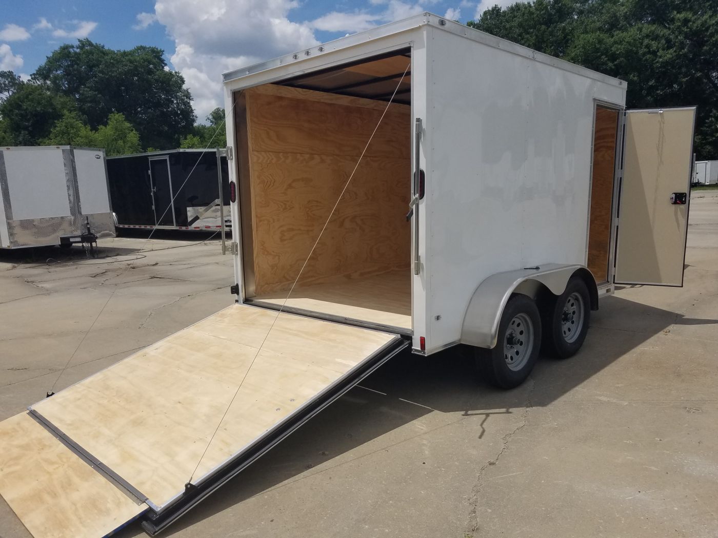 Diamond Cargo 7x10 TA Trailer - White, Ramp, Side Door, Extra Height - Image 10