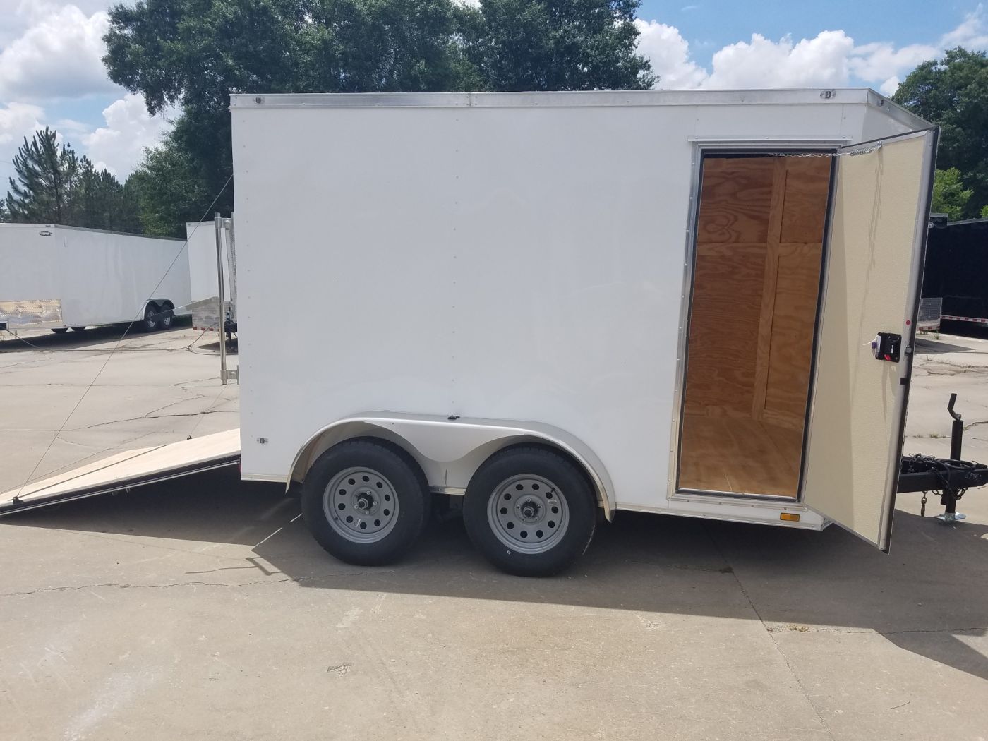 Diamond Cargo 7x10 TA Trailer - White, Ramp, Side Door, Extra Height - Image 12