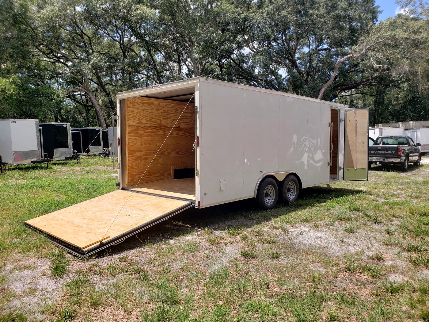 Diamond Cargo 8.5x20 TA Trailer - White, Ramp, Side Door, D-Rings, Flat Front, Insulated, 5K Axles - Image 10