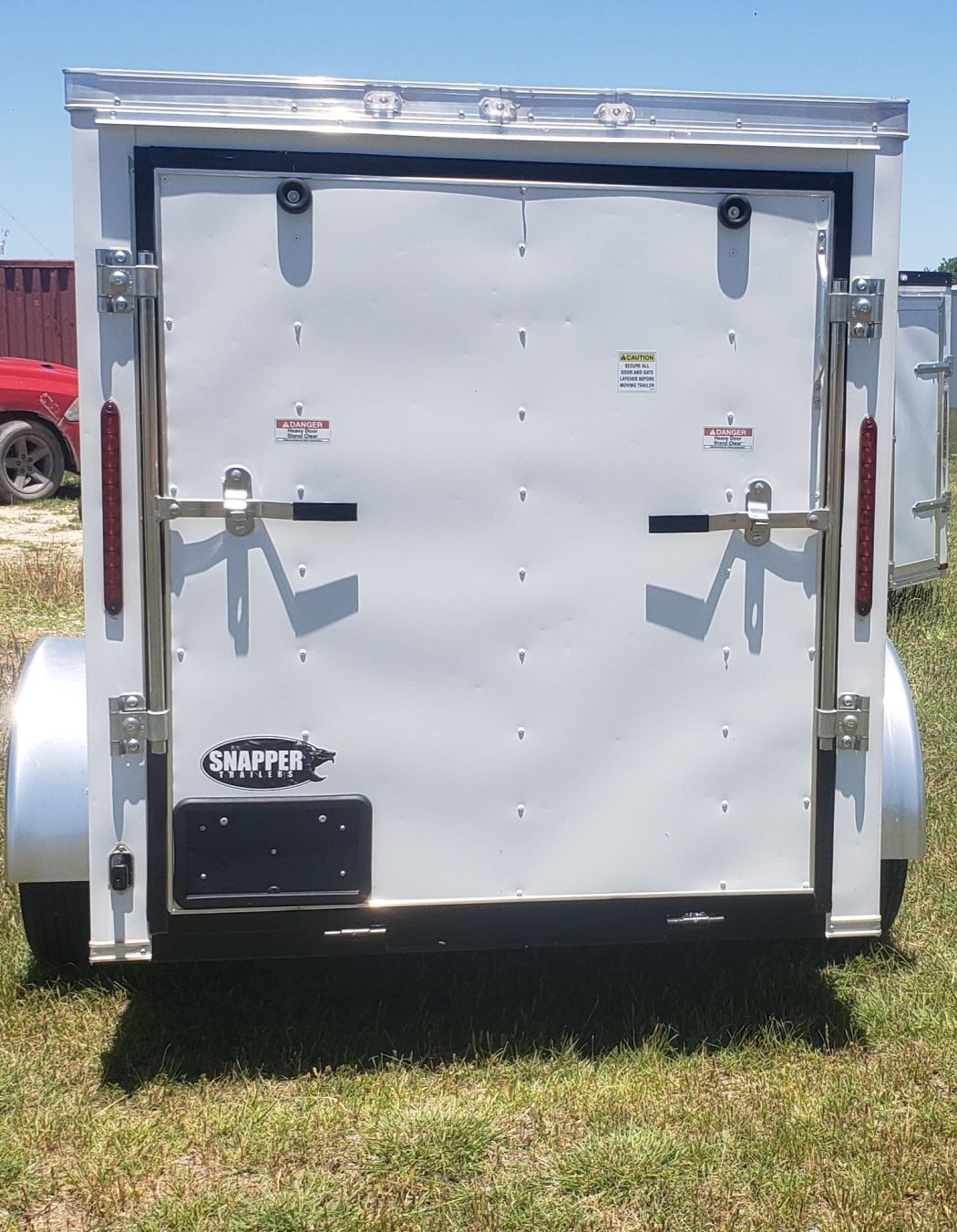 Douglas Trailers 5x8 SA Trailer - White, Ramp, Side Door - Image 6